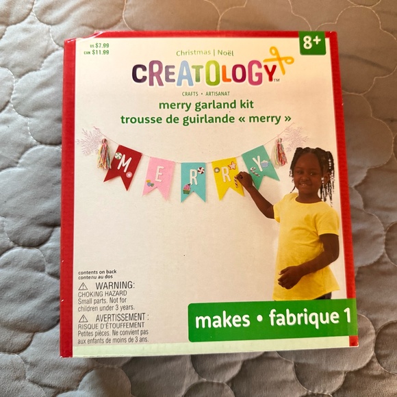 Creatology Merry Garland Kit - Picture 1 of 2